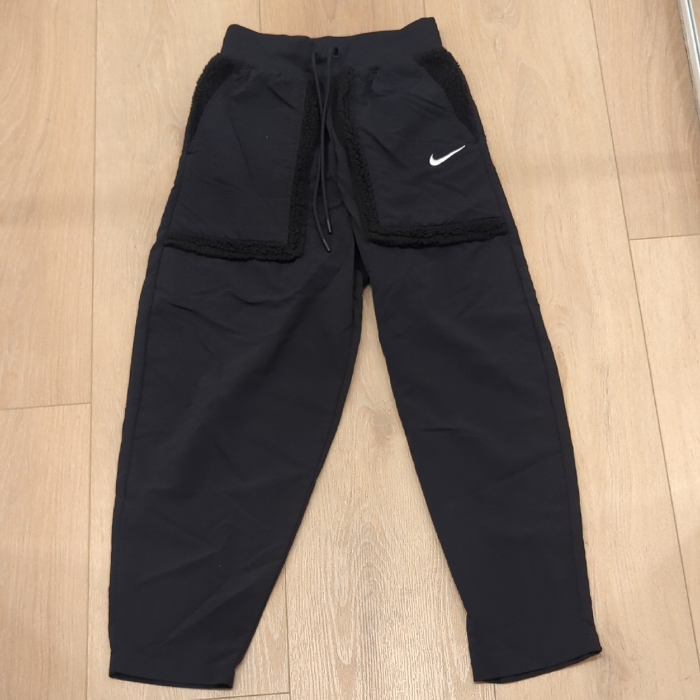 Nike women's Pants